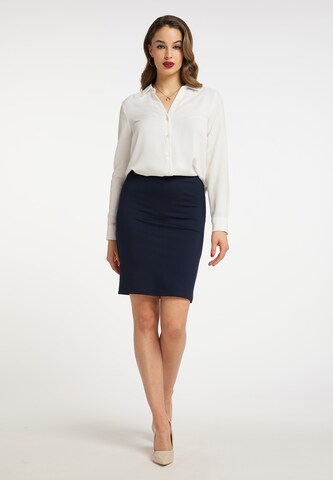 faina Rok in Blauw