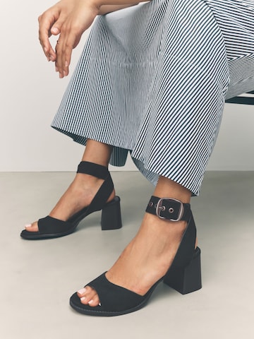 juoda Next Sandalai 'Forever Comfort®'