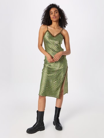 Daisy Street Cocktail Dress in Green: front
