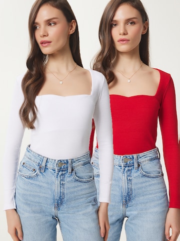 Happiness İstanbul Μπλουζάκι σε κόκκινο