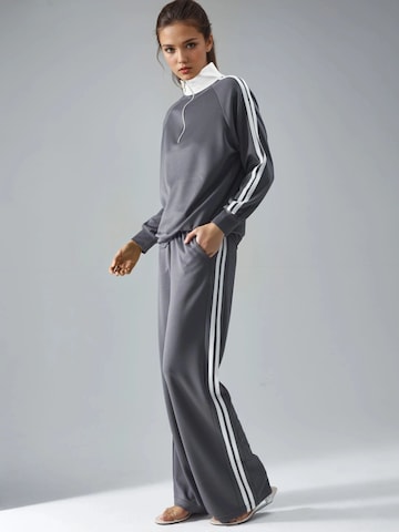 Tuta da jogging di Hiccup in grigio: frontale