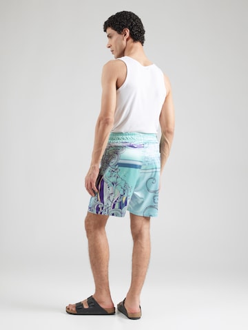 Carlo Colucci Regular Shorts in Grün