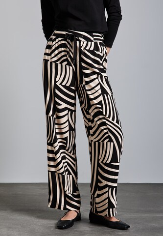 STREET ONE Loose fit Pants in Black: front