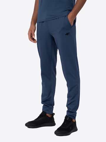 4F Zwężany krój Spodnie sportowe w kolorze niebieski: przód