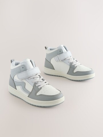 Next Кроссовки в Серый