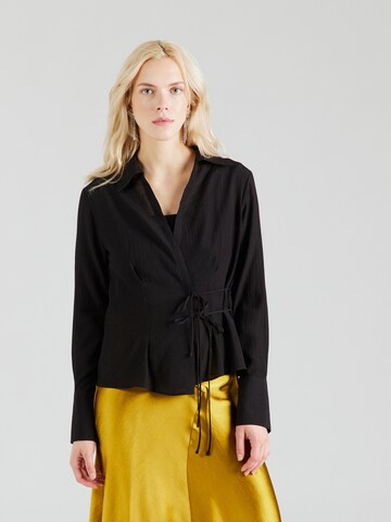 TOPSHOP Blouse in Black: front