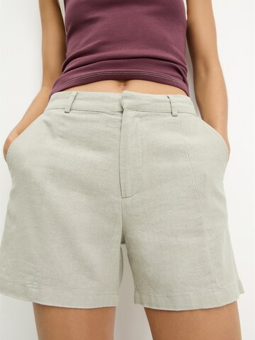Pull&Bear Regular Broek in Groen