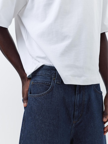 Pull&Bear Loosefit Džíny – modrá