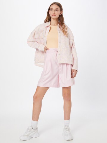 Gina Tricot Loosefit Shorts 'Julie' in Pink