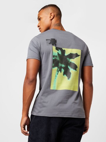 QS Shirt in Grijs: voorkant