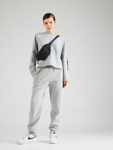 ALPHA INDUSTRIES Sweatshirt in Grey