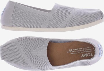 TOMS Flats & Loafers in 37 in Grey: front