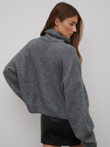 RÆRE by Lorena Rae Pullover 'Duana' in Grau