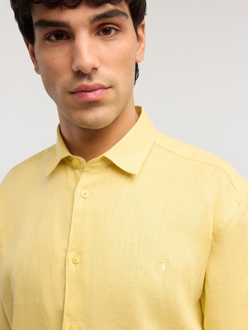 Coupe regular Chemise Trussardi en jaune