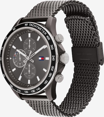 TOMMY HILFIGER Analog watch in Grey: front