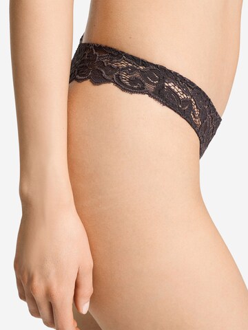 String ' Moments ' Hanro en marron