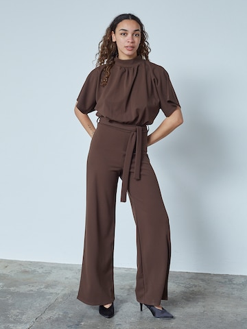 SISTERS POINT Jumpsuit 'GIRL-JU' i brun: forside