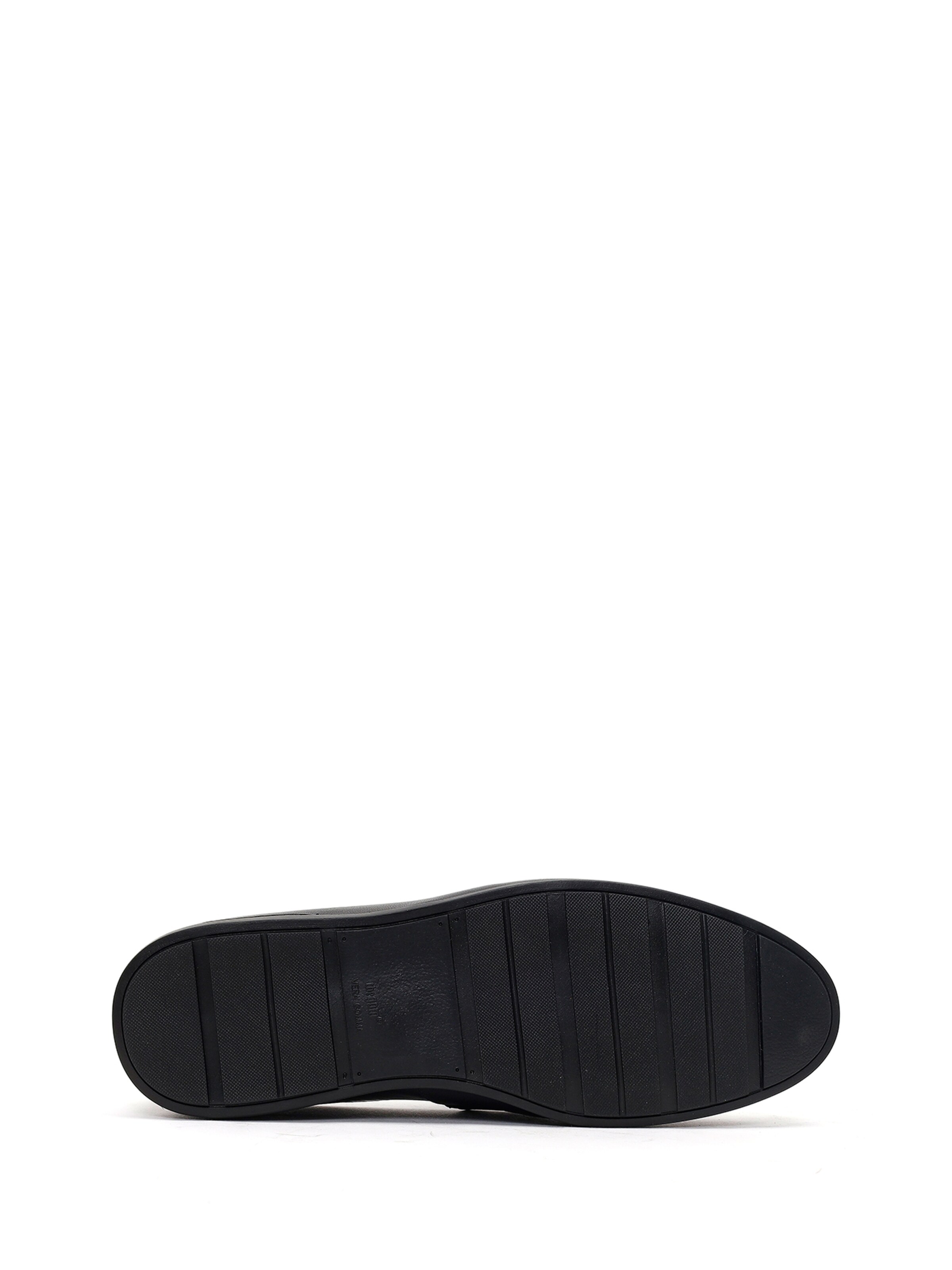 Derimod Moccasin in Black