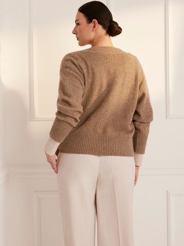 Guido Maria Kretschmer Curvy Sweater 'Pina' in Beige