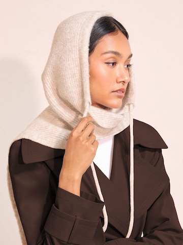 Friends Like These Šal | bež barva