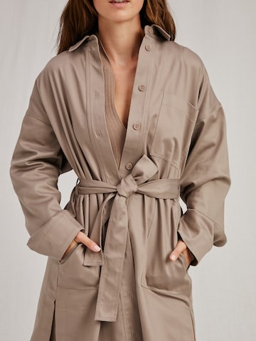 A LOT LESS Between-seasons coat 'Kiara' in Beige