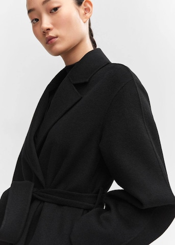 Manteau mi-saison 'BATIN' MANGO en noir