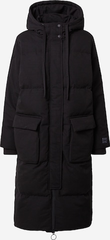 GAP Winter Coat in Black: front