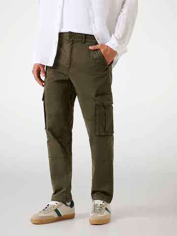 GUESS Slim fit Cargo Pants in Green: front