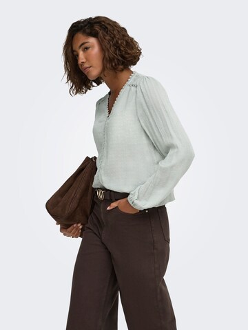 ONLY - Blusa 'ONLGEZA' en azul