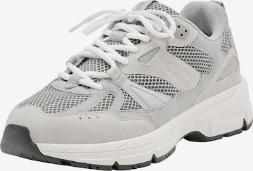 Sneaker bassa di Pull&Bear in grigio: frontale