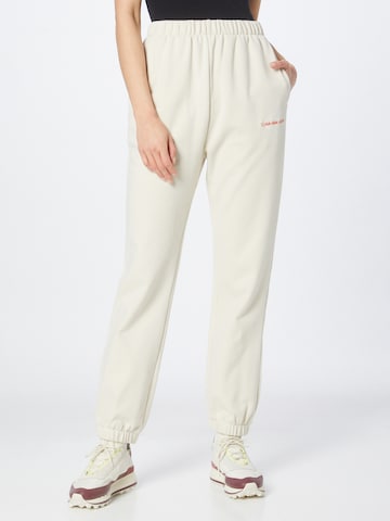 balta Calvin Klein Jeans Siaurėjantis Kelnės: priekis