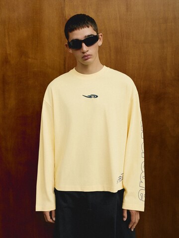 Bershka Bluser & t-shirts 'OUT OF CORE' i gul