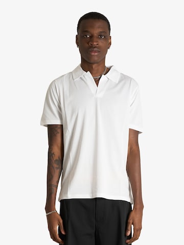 T-Shirt SSEINSE en blanc : devant