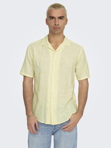 Coupe regular Chemise 'Caiden' Only & Sons en jaune