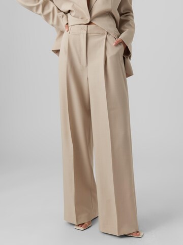 VERO MODA Wide leg Pleat-front trousers 'Mathilde' in Brown: front