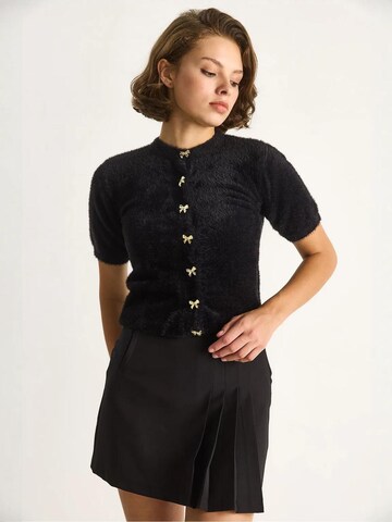 Giacchetta di Bianco Lucci in nero: frontale