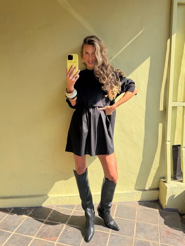 Robe Kamila Šikl en noir