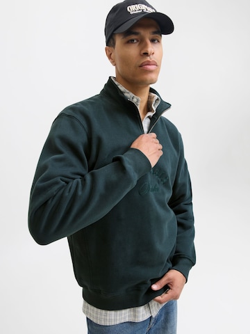 JACK & JONES Sweatshirt in Grün