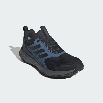 Chaussure basse 'Tracefinder 2' ADIDAS TERREX en noir