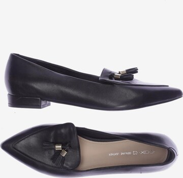 COX Flats & Loafers in 40 in Black: front