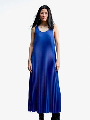 Lola Casademunt Kleid in Blau