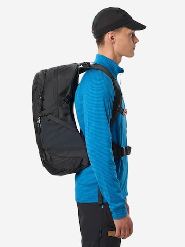 SWEDEMOUNT Urheilureppu 'Adventure 40L' värissä musta