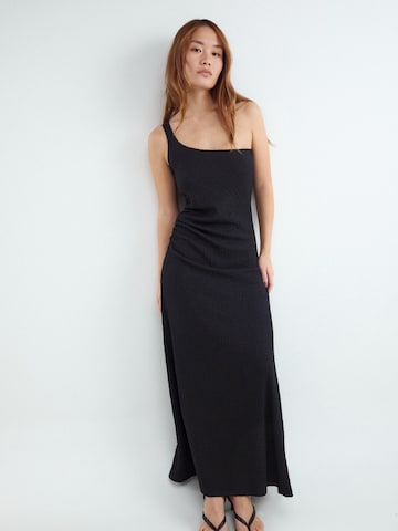 BALMOHK Kleid in Schwarz: Vorderseite