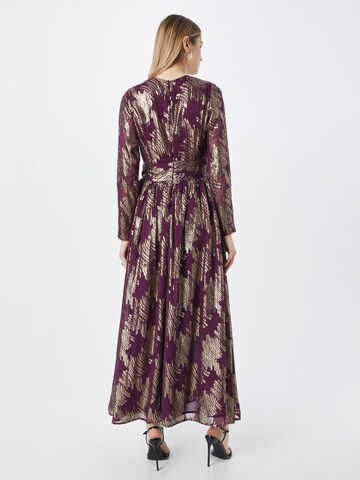 Robe Warehouse en violet