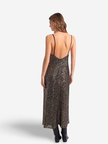 THE-ARE Evening dress in Grey