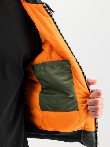 ALPHA INDUSTRIES Jacke 'Cwu Fl Mod' in Grün: Vorderseite