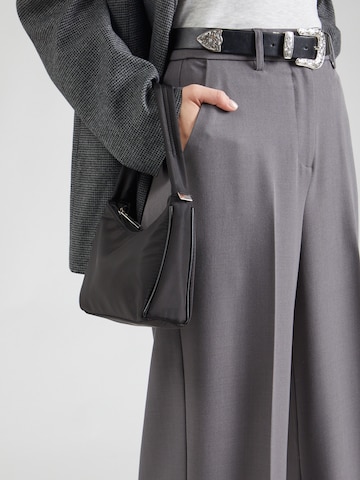 regular Pantaloni con piega frontale 'HELENE' di ONLY in grigio