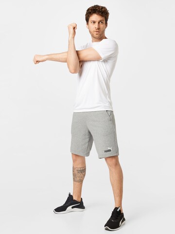 PUMA Regular Sportshorts in Grau