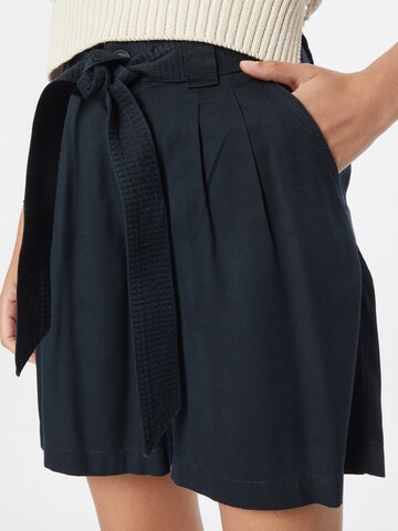 s.Oliver Loose fit Pleat-Front Pants in Black