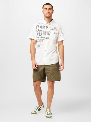 LEVI'S ® Regular Hose 'Surplus Cargo Short' in Grün